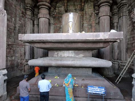 The stupendous and overwhelming Shivlinga of Bhojpur Temple - Ghumakkar ...