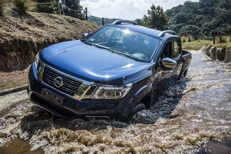 Manejamos la Nissan NP300 Frontier Diésel 4x4. Nunca imaginamos que una ...