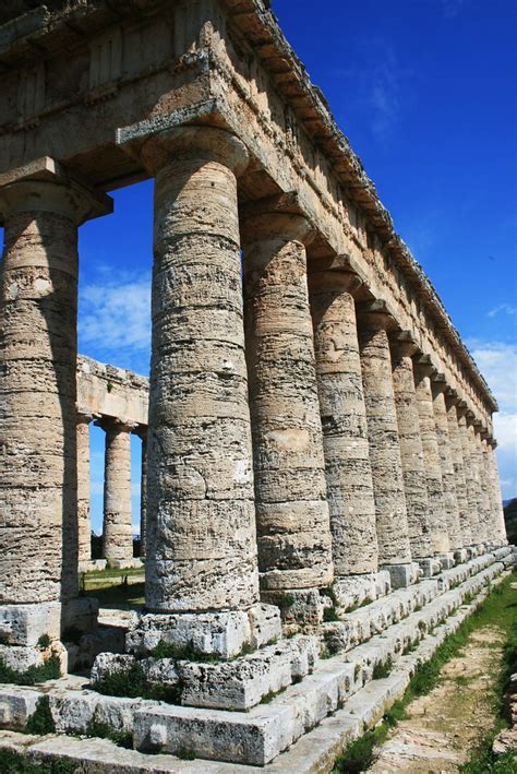 Segesta, Sicily | Robert Lesser | Flickr