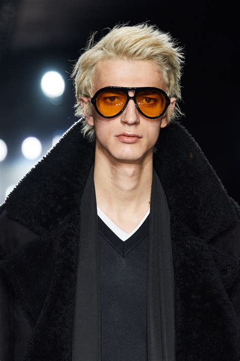 Tom Ford Fall 2020 Ready-to-Wear Collection | Tom ford sunglasses mens ...