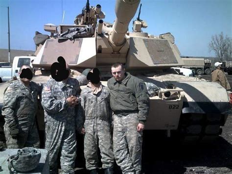 My tank crew in front our Abrams M1A1 SA back in 2010 : r/TankPorn