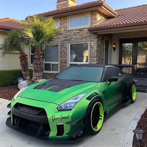 Nissan GT-R R35 Custom Green | Nissan gtr, Modified cars, Gtr