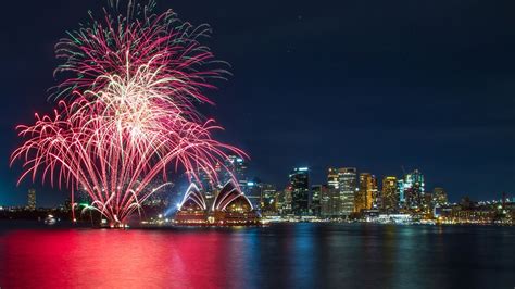 From India To The World: 8 Beautiful Diwali Celebrations Outside India