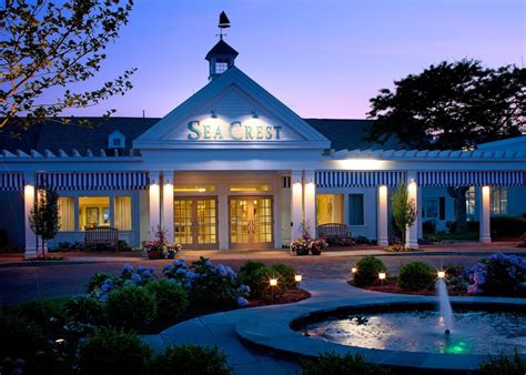 Sea Crest Beach Hotel in North Falmouth, MA | Expedia