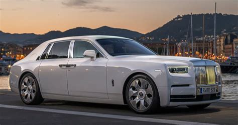 A Guide To Buying A 2023 Rolls Royce Phantom (Series II)