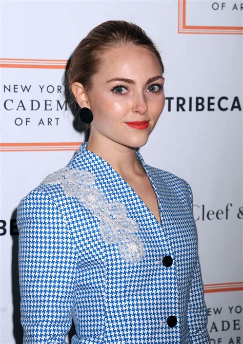 AnnaSophia Robb – New York Academy of Art: Tribeca Ball 4/3/2017 ...