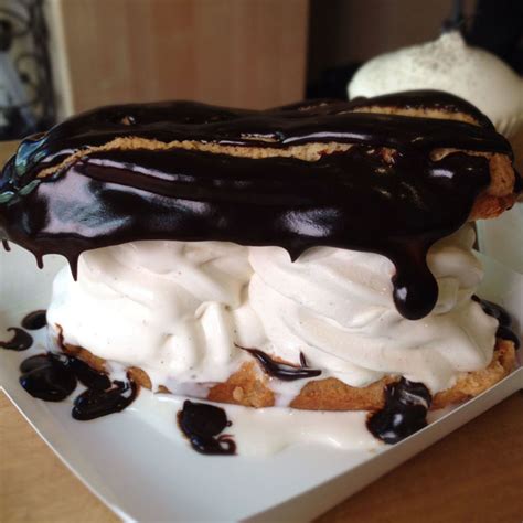 4 Words: Éclair Ice Cream Sandwiches | Ice cream sandwich, Delicious ...