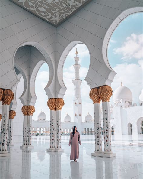 10 THINGS YOU NEED TO KNOW BEFORE VISITING THE SHEIKH ZAYED MOSQUE IN ...