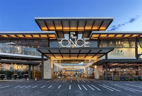 Majadas Once | Shopping mall architecture, Commercial design exterior ...