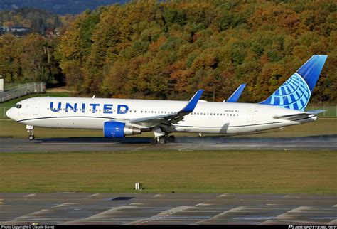 N676UA United Airlines Boeing 767-322ER(WL) Photo by Claude Davet | ID ...