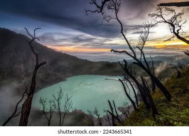 Beautiful Sunrise Sunan Ibu Kawah Putih Stock Photo 2243665341 ...