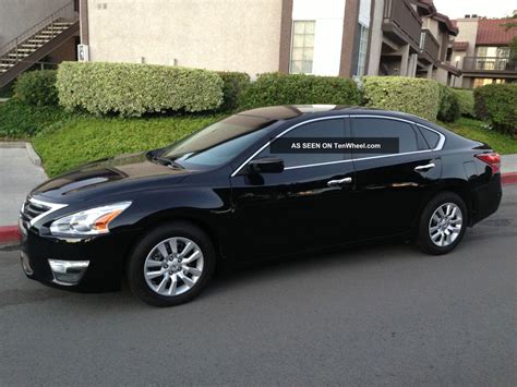 2013 Nissan Altima S Sedan 4 - Door 2. 5l