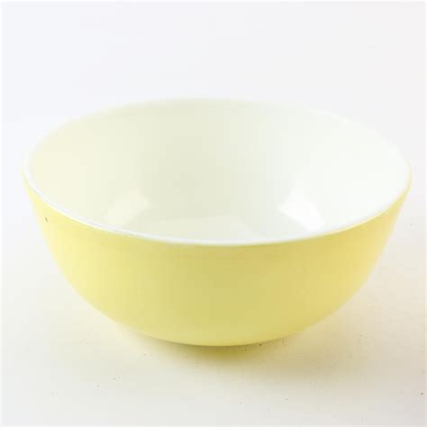 Pyrex "Primary Colors" Mixing Bowls, Circa 1945-1949 | EBTH