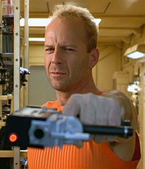 The Fifth Element - Bruce Willis - Korben Dallas - Character profile ...