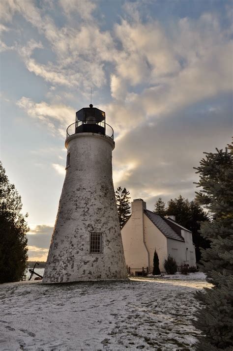 WC-LIGHTHOUSES: "OLD" PRESQUE ISLE LIGHTHOUSE-MICHIGAN