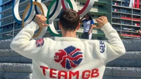 Why is Tom Daley knitting at the Olympics? Team GB diver's crocheting ...