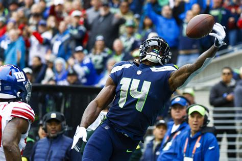 DK Metcalf, Ryan Neal Among 5 Listed Questionable For Seattle Seahawks ...