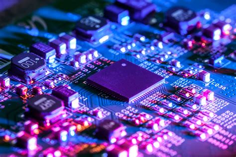 What Are the Components of an Integrated Circuit?