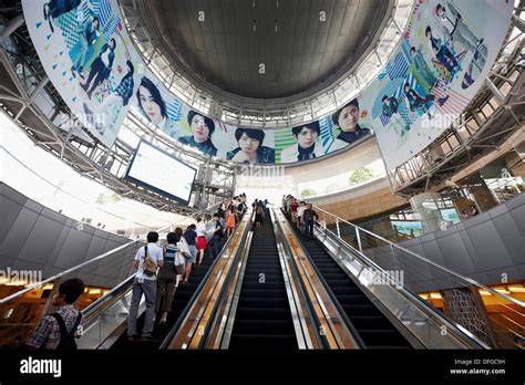 Roppongi Station Subway, Tokyo, Japan Stock Photo - Alamy