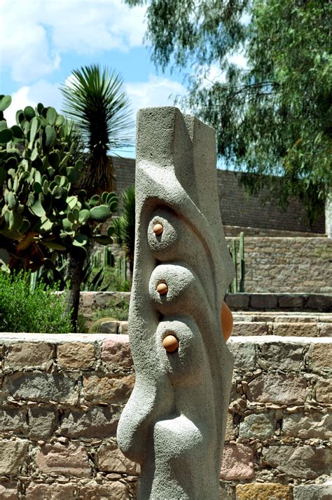 Escultura Museo de las Artes de San Luis Potosí México. Garden ...