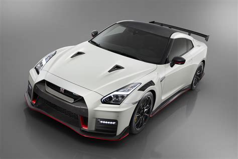 2020 Nissan GT-R NISMO strengthens grip on speed