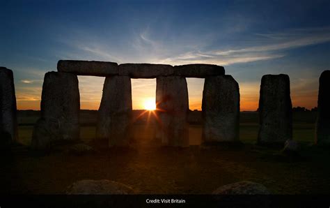 Stonehenge Sunrise - Black Tie Travel