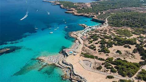 Cosa fare e vedere a Cala Comte - GuideTuristiche