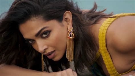 Not so colourful! Pathaan song Besharam Rang FAILS to make it to top ...