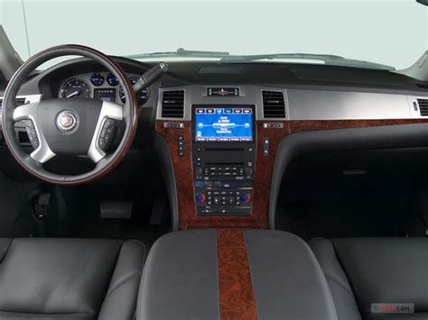 2008 Cadillac Escalade EXT: 11 Interior Photos | U.S. News