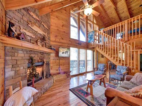 Bear Necessities Cabin in Gatlinburg w/ 1 BR (Sleeps8)