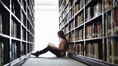 10 Books every college-bound student should read