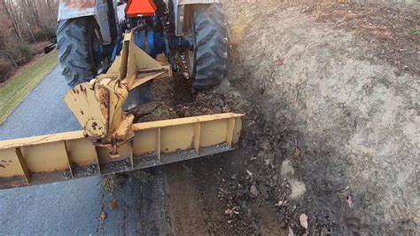 How To Easily Clean Out Road Side Ditches! Rear Angle Blade and Tractor ...