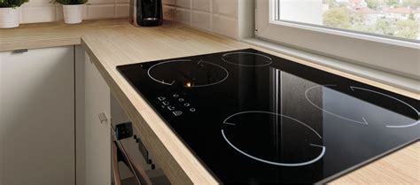 Services d’installation de surface de cuisson par des professionnels ...