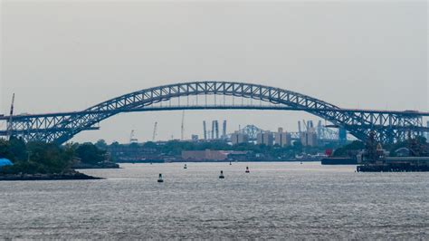 File:Bayonne Bridge over the Kill van Kull, Staten Island NY - Bayonne ...