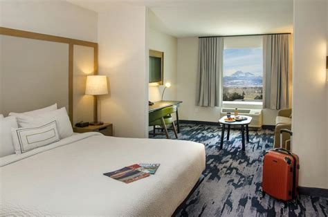 Find a Hotel, Short-term Rental or Campground in Longmont, Colorado