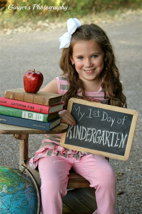 First day of school. First day of kindergarten photo shoot ideas ...