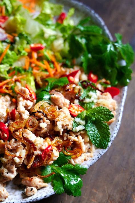 Thai Chicken Larb Salad recipe. Also known as Larb Gai. Delicious and ...