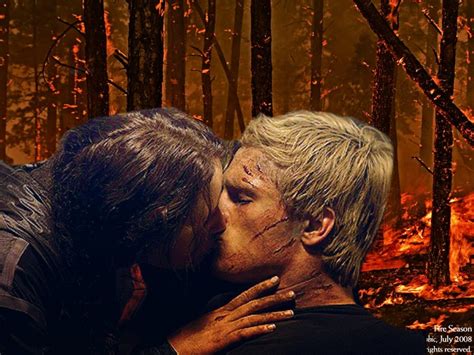 Katniss and Peeta Kiss - The Hunger Games Photo (34523804) - Fanpop