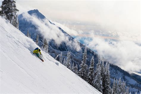 The Ultimate Revelstoke Ski Guide - International Traveller