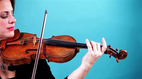 How to Play a D String | Violin Lessons - YouTube