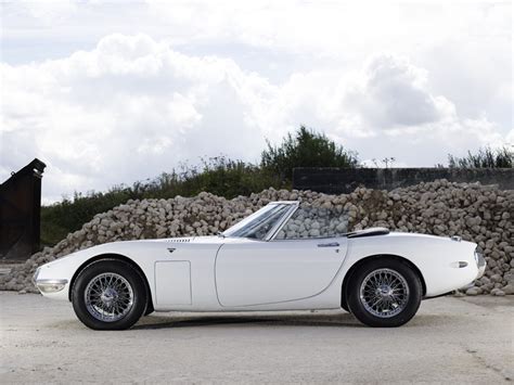 FAB WHEELS DIGEST (F.W.D.): 1967 Toyota 2000GT convertibles in the ...