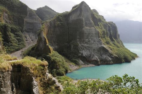 Crater lake of Mount Pinatubo (1) | Pinatubo | Pictures | Philippines ...