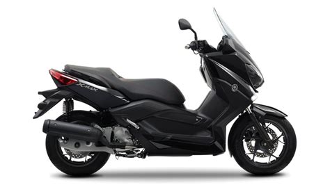 5-2014-Yamaha-XMAX-125-ABS-EU-Midnight-Black-Studio-002 - MotoMalaya