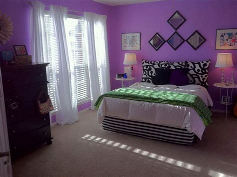 15 Luxurious Bedroom Designs with Purple Color