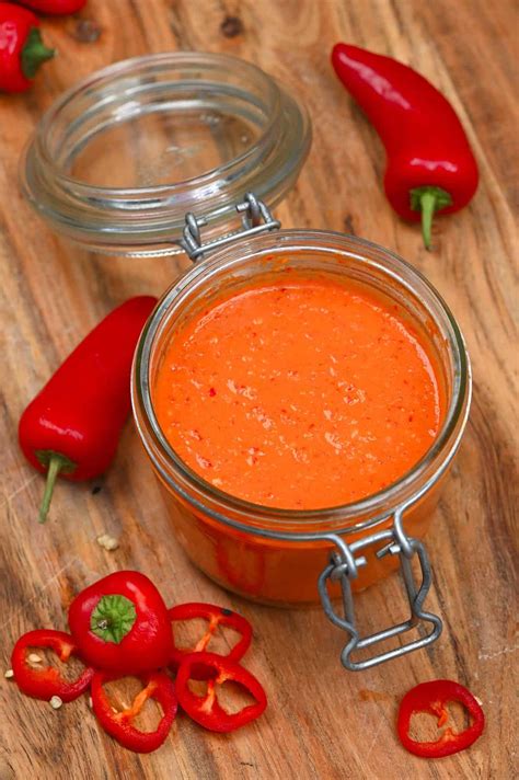 Simple Homemade Chili Sauce (Red Chilli Sauce) - Alphafoodie