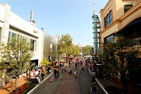 10 Best Shopping Malls in Los Angeles - Where to Shop ’til You Drop in ...