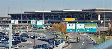 3 Reasons You Should Consider Long-Term Airport Parking