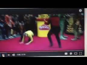 Ted 2 Comic Con Fight - YouTube