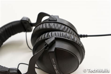 Beyerdynamic DT 770 Pro 32 Ohm Headphones Review - Cheap Audiophile ...