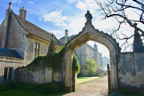 Lacock Abbey - Wiltshire - England : r/castles